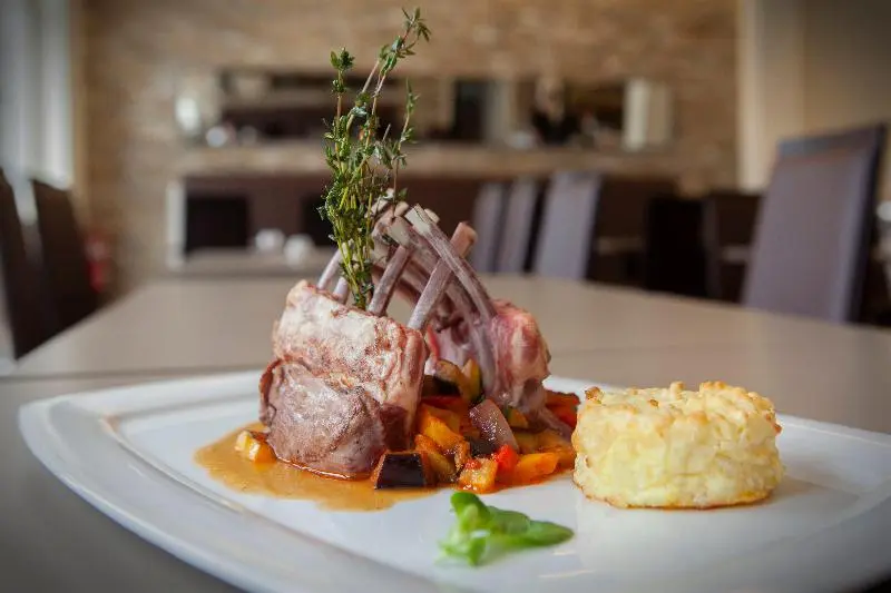 Willow Hotel Restaurant