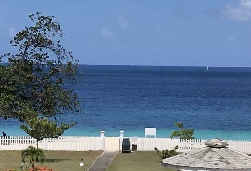 Allamanda Beach Resort