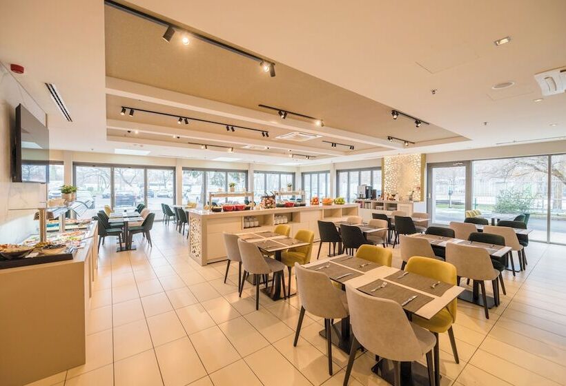 Expo Tower By Mellow Mood Hotels