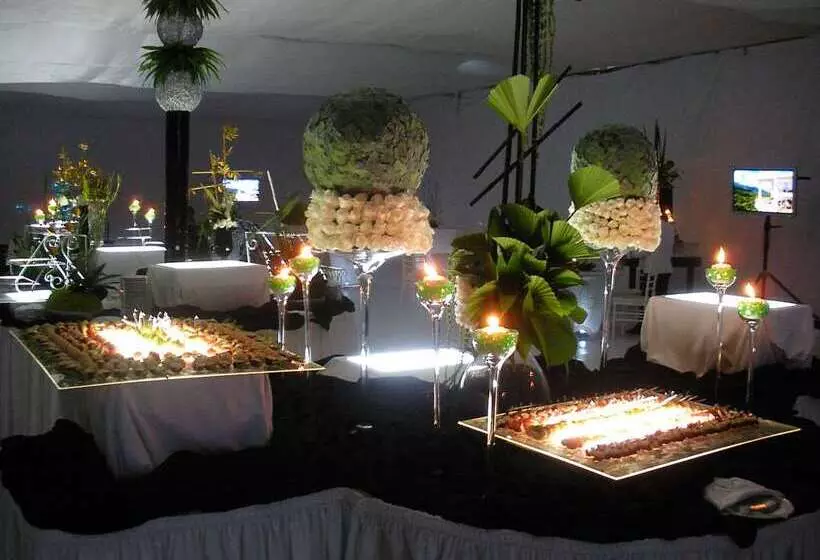 ホテル Hilton Princess San Pedro Sula