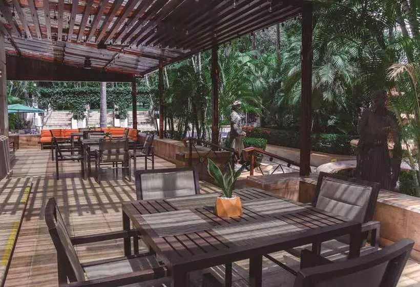 ホテル Hilton Princess San Pedro Sula