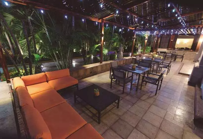 ホテル Hilton Princess San Pedro Sula