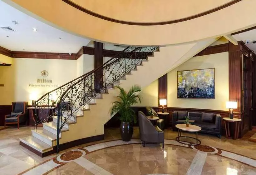 ホテル Hilton Princess San Pedro Sula