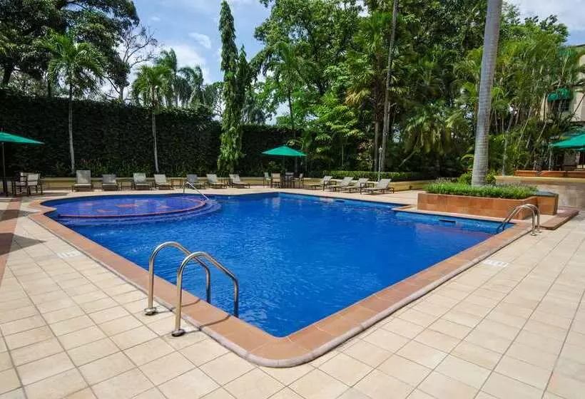 ホテル Hilton Princess San Pedro Sula