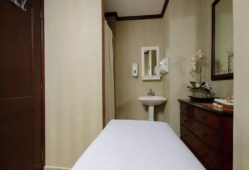 ホテル Hilton Princess San Pedro Sula