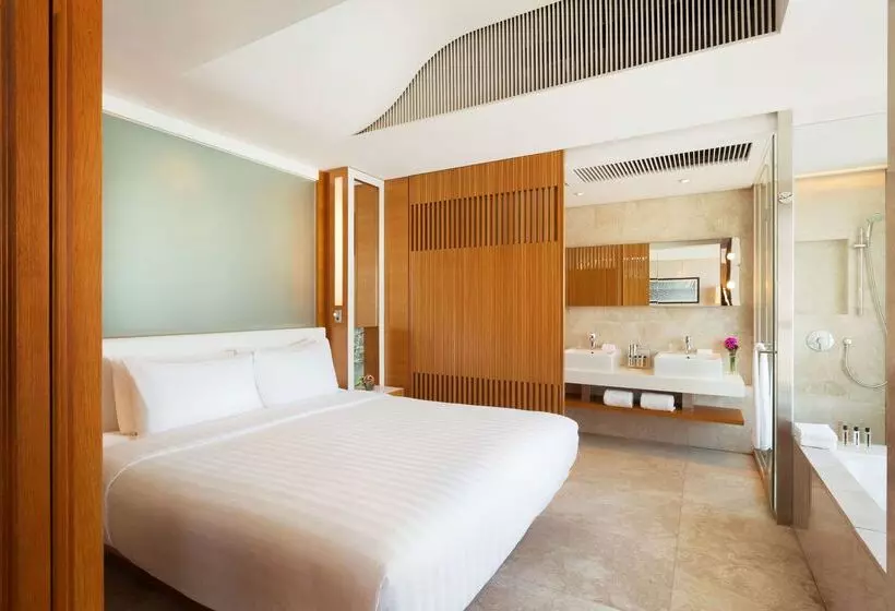 هتل Jen Hong Kong By Shangrila