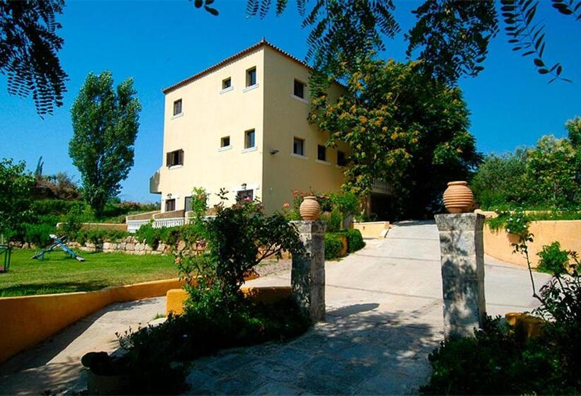 בית מלון כפרי Karavados Beach