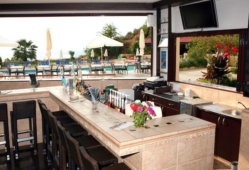 בית מלון כפרי Karavados Beach