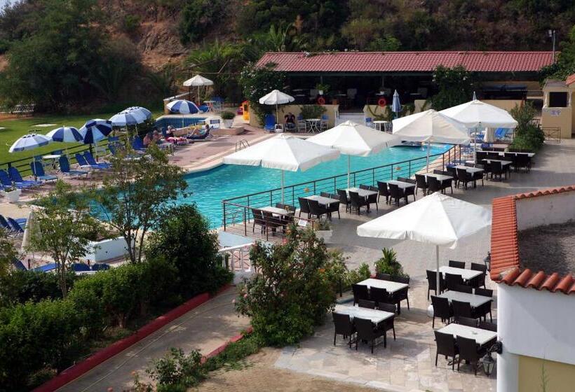 בית מלון כפרי Karavados Beach