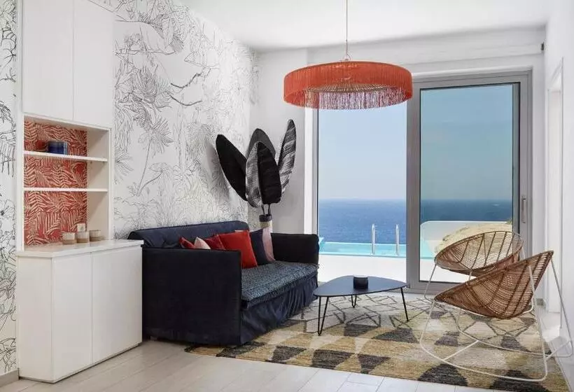 Kouros Hotel & Suites