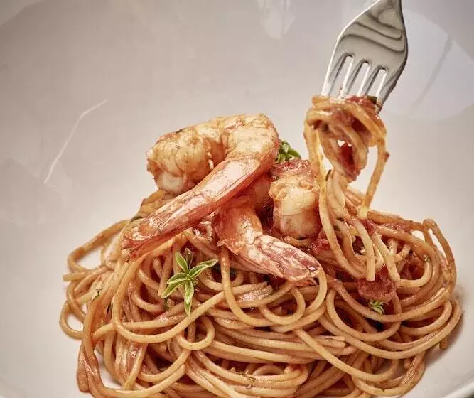 Kouros Hotel & Suites