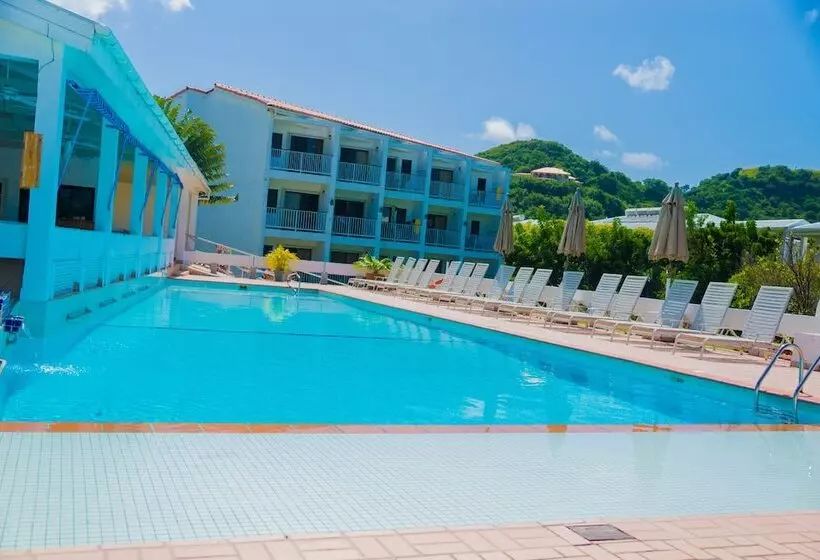 استراحتگاه Allamanda Beach