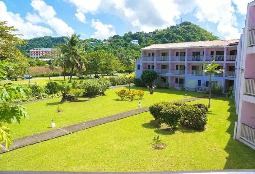 استراحتگاه Allamanda Beach