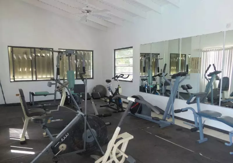 استراحتگاه Allamanda Beach