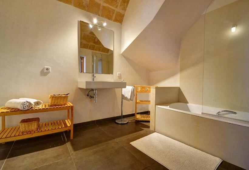 Amilcar House By Slow Villas