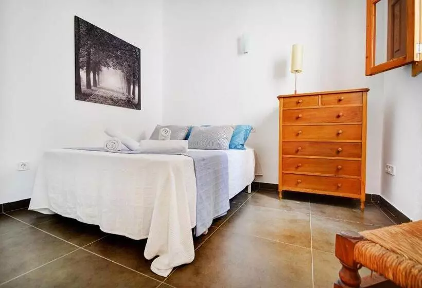 Amilcar House By Slow Villas