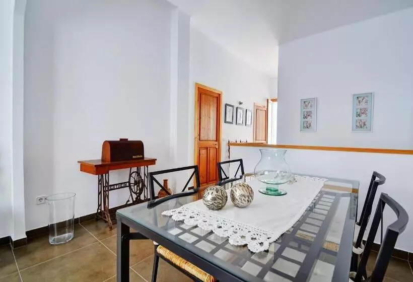 Amilcar House By Slow Villas