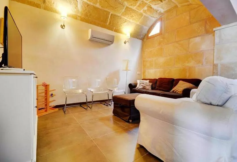 Amilcar House By Slow Villas