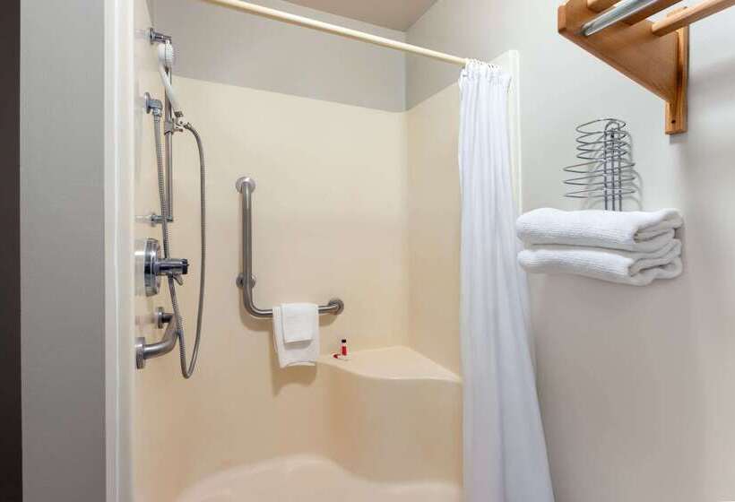 ホテル Travelodge By Wyndham Wellington Ks