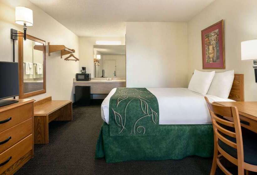 ホテル Travelodge By Wyndham Wellington Ks