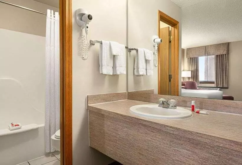 ホテル Travelodge By Wyndham Wellington Ks