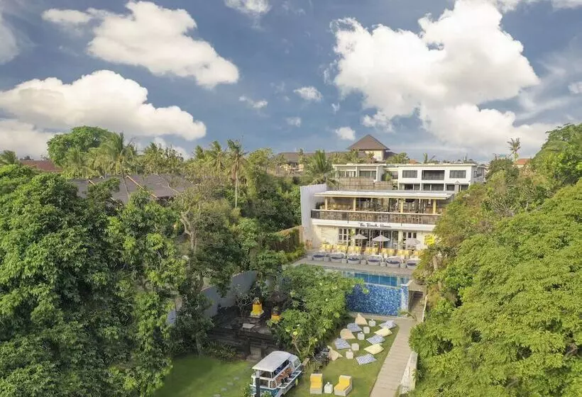 בית מלון כפרי Away Bali Legian Camakila Resort