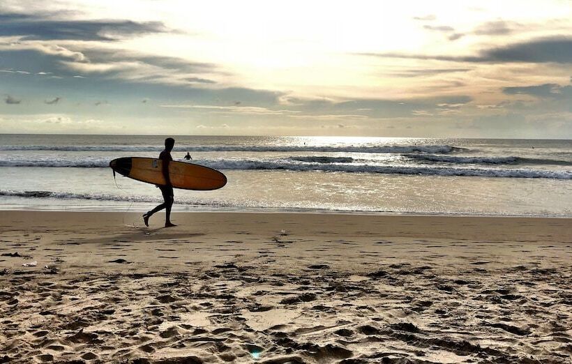 Hotel Away Bali Legian Camakila Resort