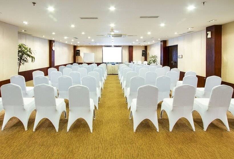 Hotel Away Bali Legian Camakila Resort