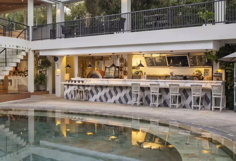 בית מלון כפרי Away Bali Legian Camakila Resort