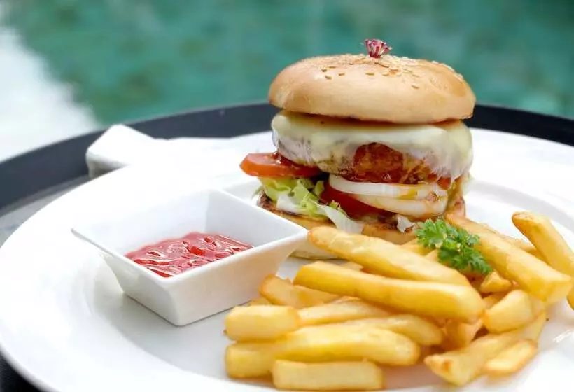 בית מלון כפרי Away Bali Legian Camakila Resort