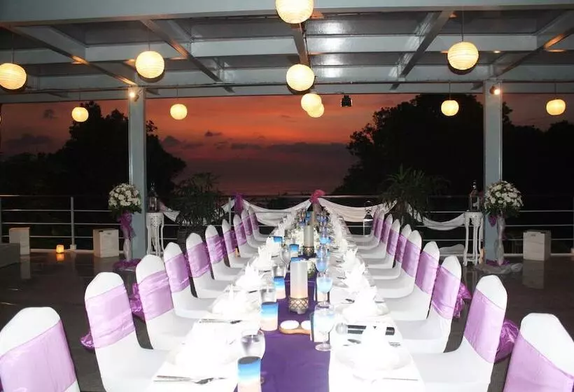 בית מלון כפרי Away Bali Legian Camakila Resort