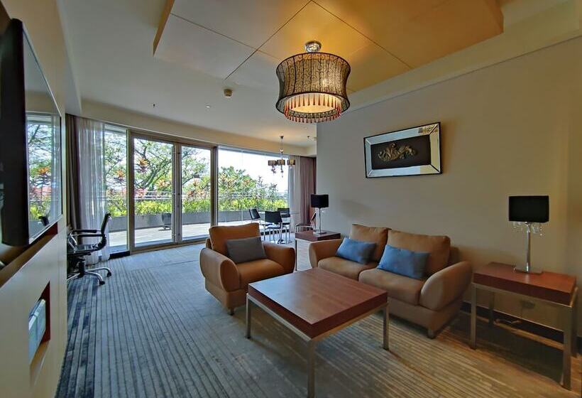 בית מלון כפרי Courtyard By Marriott Bandung Dago