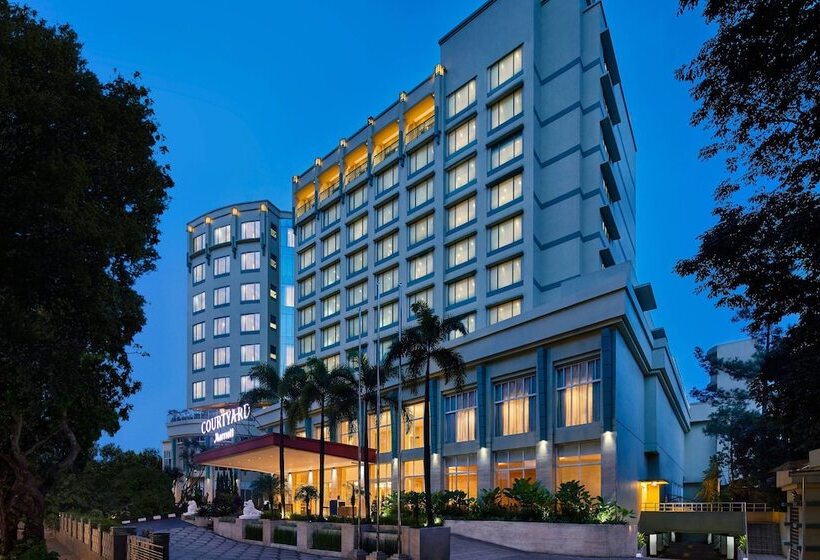 בית מלון כפרי Courtyard By Marriott Bandung Dago