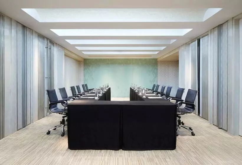 فندق Courtyard By Marriott Bandung Dago