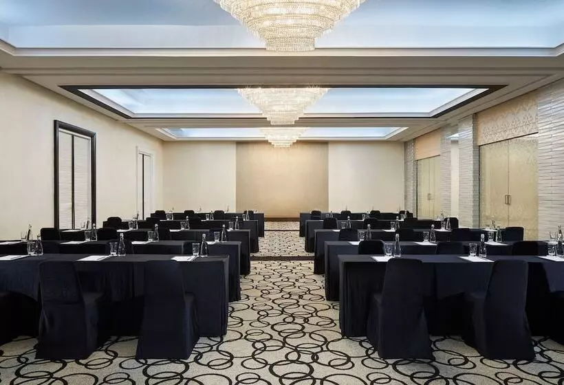 فندق Courtyard By Marriott Bandung Dago