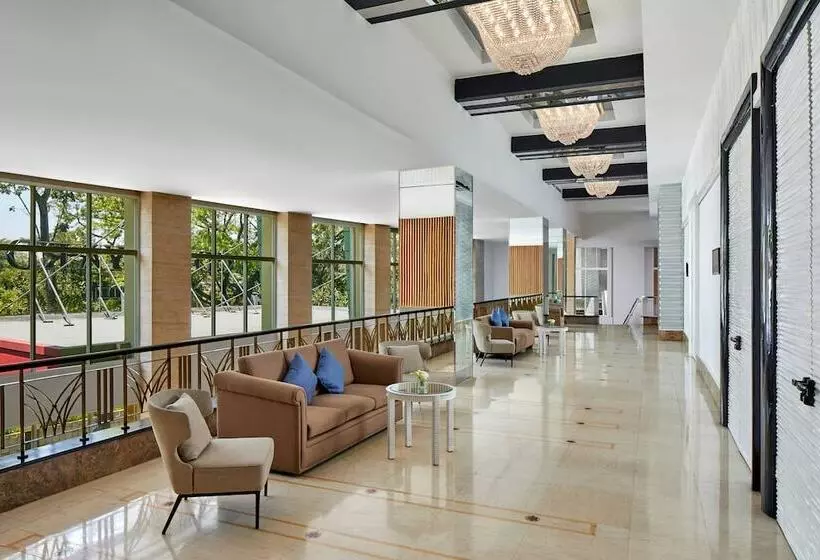فندق Courtyard By Marriott Bandung Dago