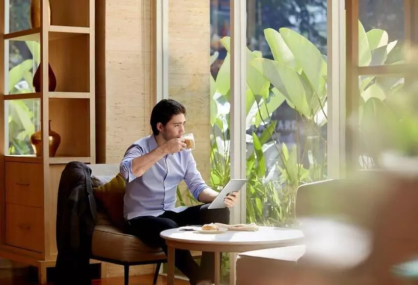 فندق Courtyard By Marriott Bandung Dago