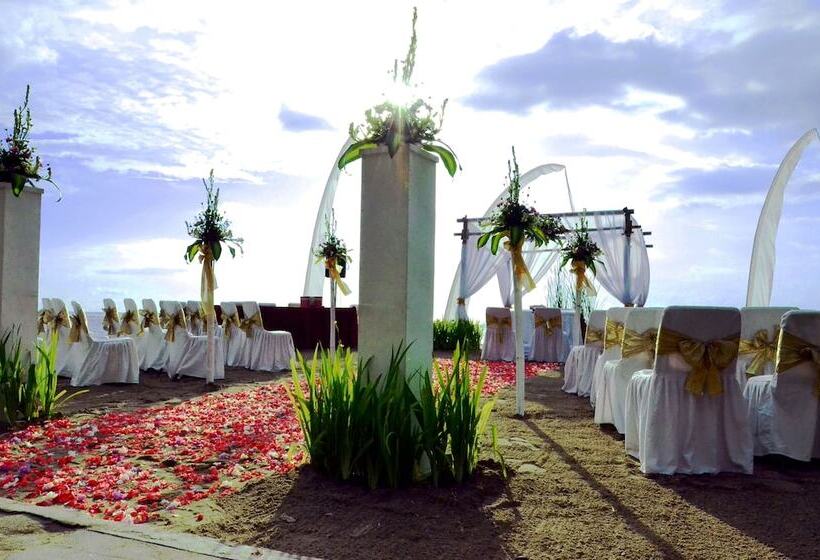 Hotel Merumatta Senggigi Lombok