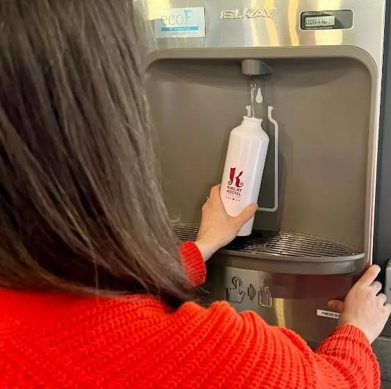 호텔 Kinlay Hostel Eyre Square