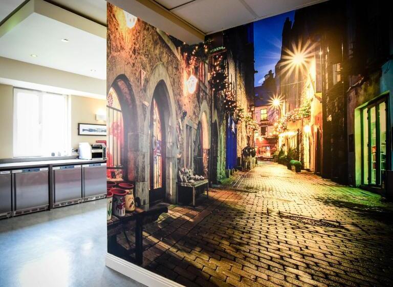 호텔 Kinlay Hostel Eyre Square