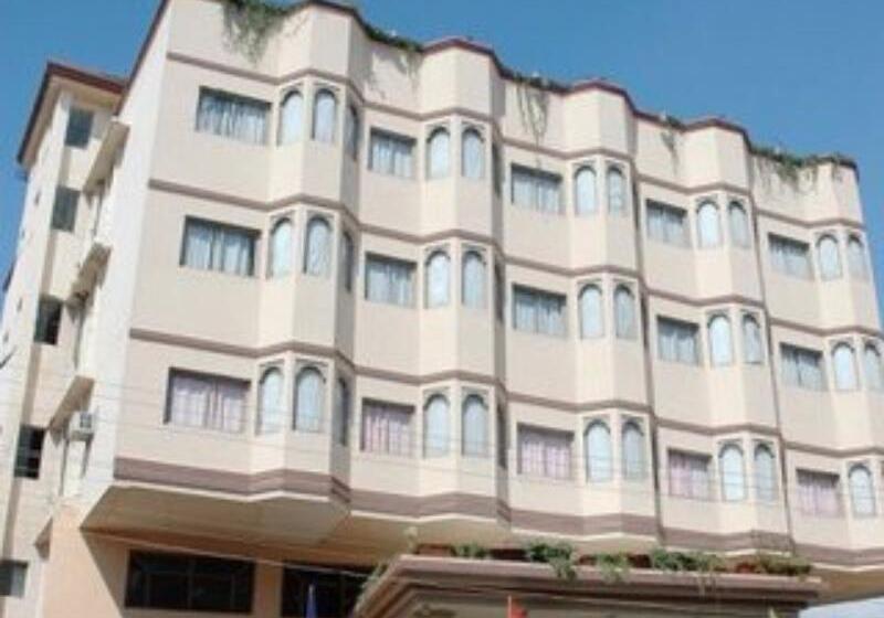 فندق Vishnupriya