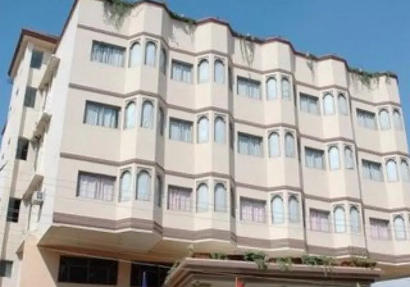 ホテル Vishnupriya