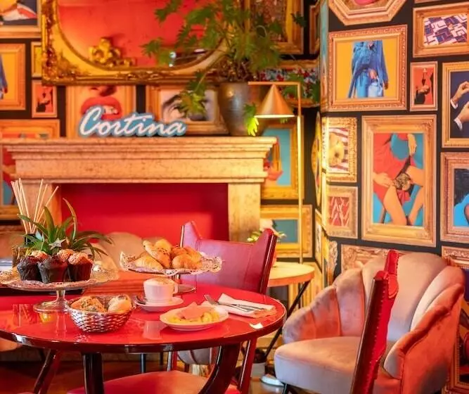 ホテル Ambra Cortina Luxury&fashion