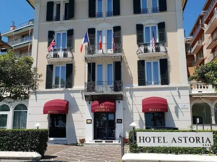 호텔 Astoria