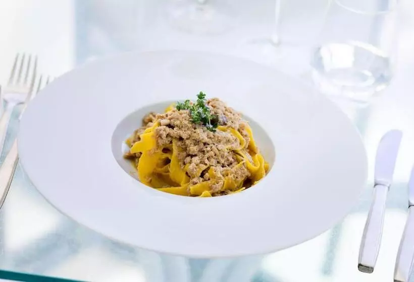 Отель Caravelle Thalasso & Wellness