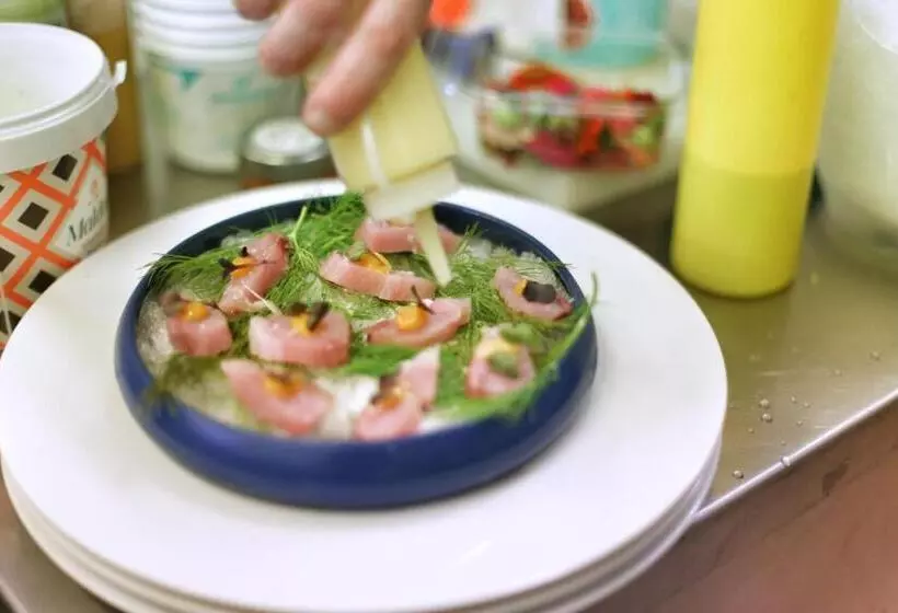 Отель Caravelle Thalasso & Wellness