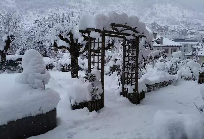 ホテル Des Alpes