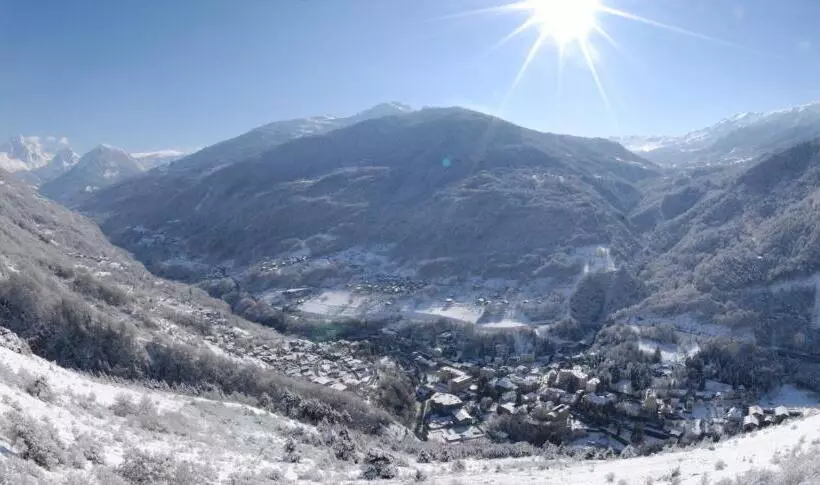 ホテル Des Alpes