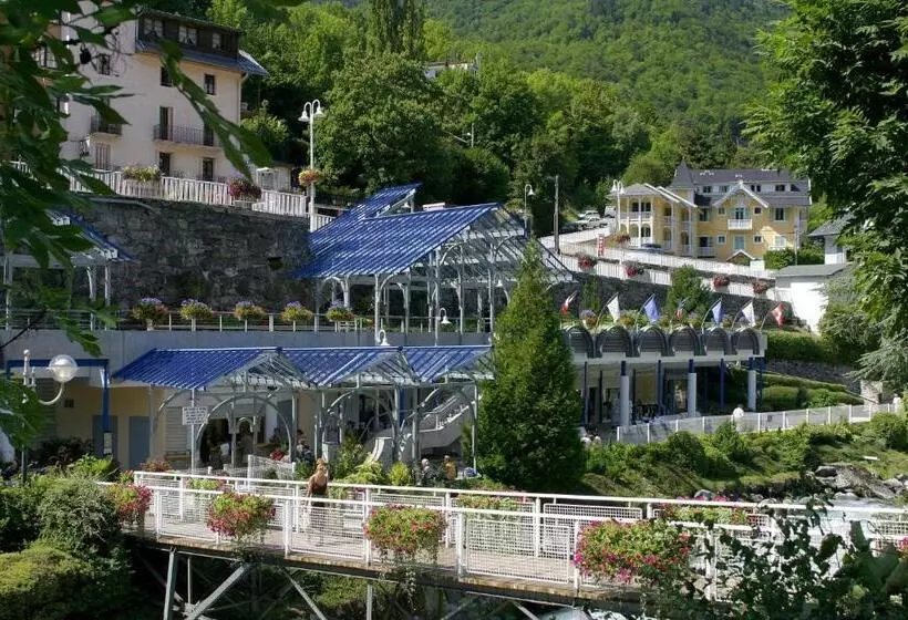 ホテル Des Alpes
