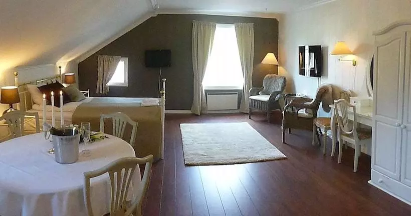 ホテル Fjordslottet L